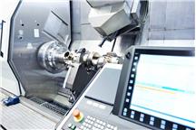 Jak przebiega sterowanie numeryczne CNC w przedsiębiorstwie przemysłowym?