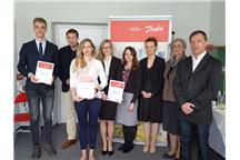 Finaliści AD z woj. mazowieckiego i przedstawiciele komisji Finaliści AD z woj. mazowieckiego i przedstawiciele komisji